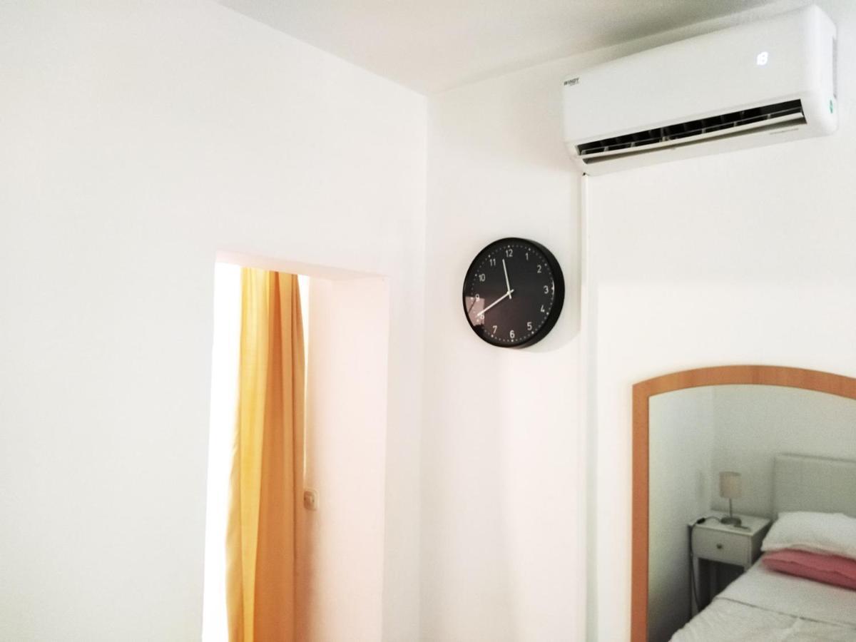 ביוגראד נה מורו Studio Apartment Blue Window מראה חיצוני תמונה