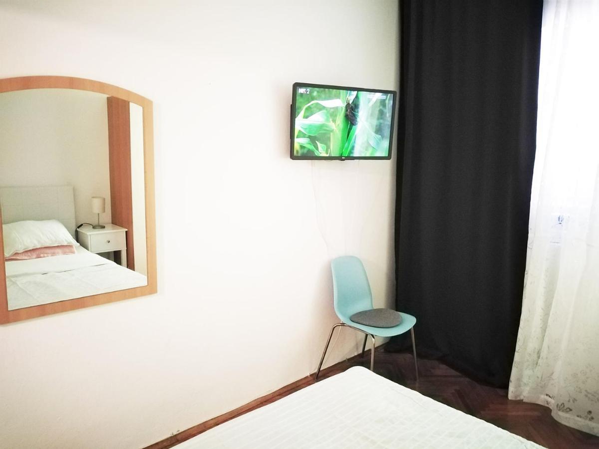 ביוגראד נה מורו Studio Apartment Blue Window מראה חיצוני תמונה